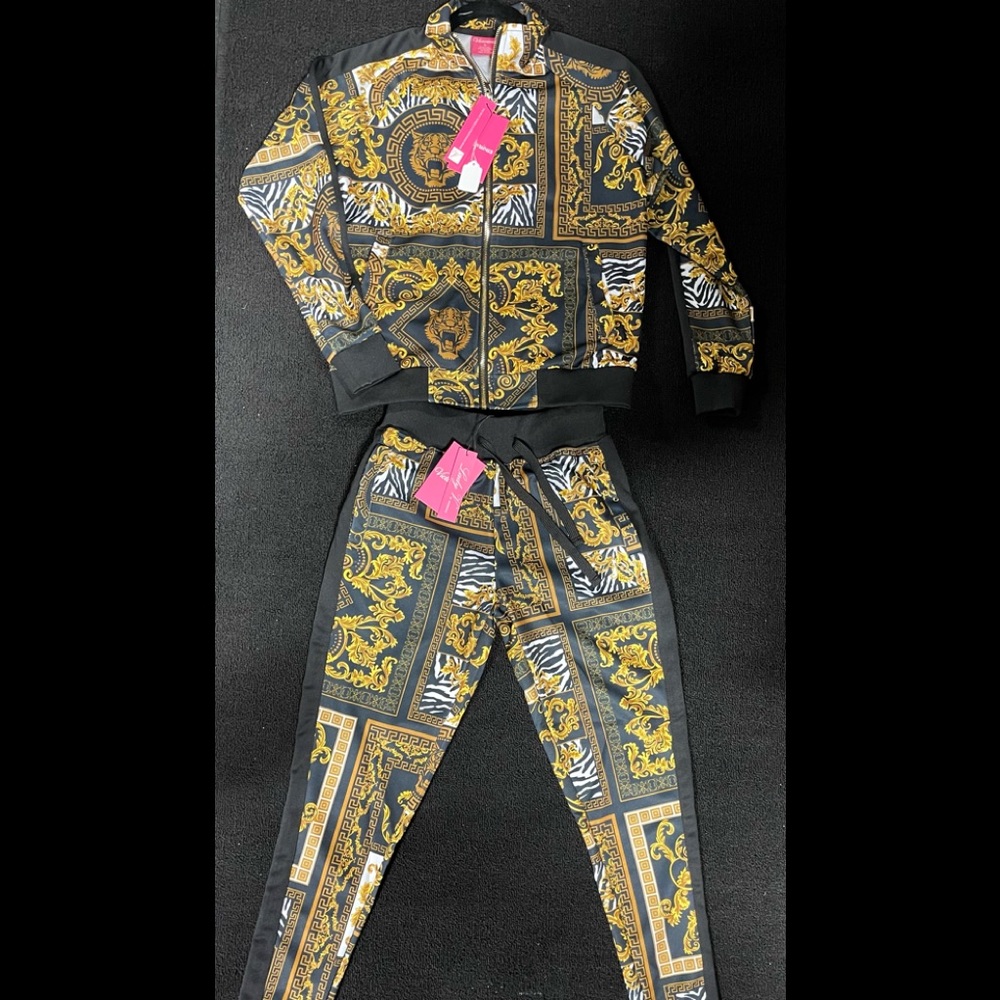 Women’s Victorious Swearsuit